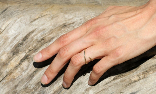 Cross ring, yellow gold