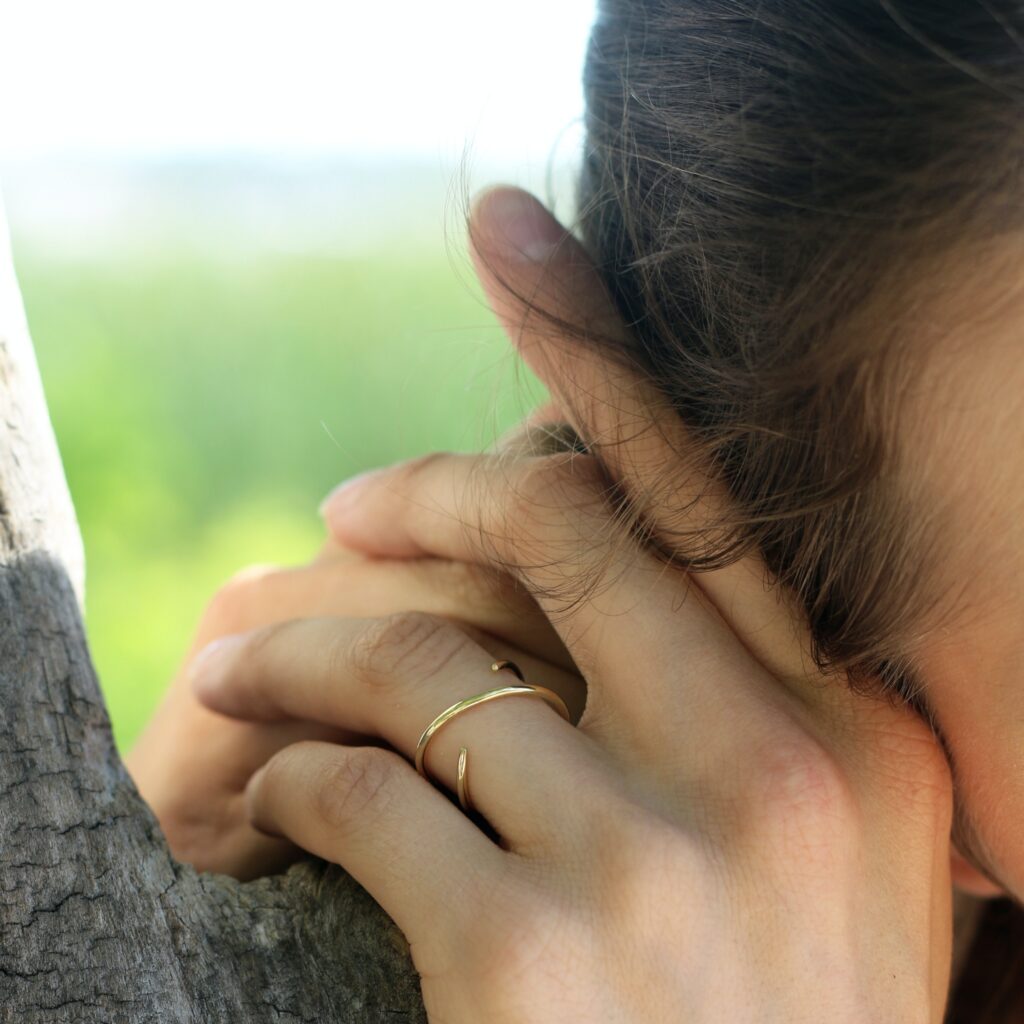 Cross ring, yellow gold