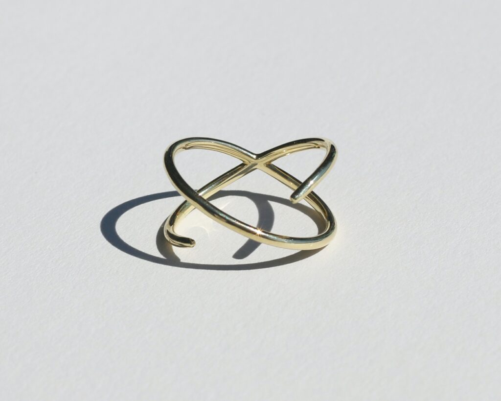 Cross ring, yellow gold