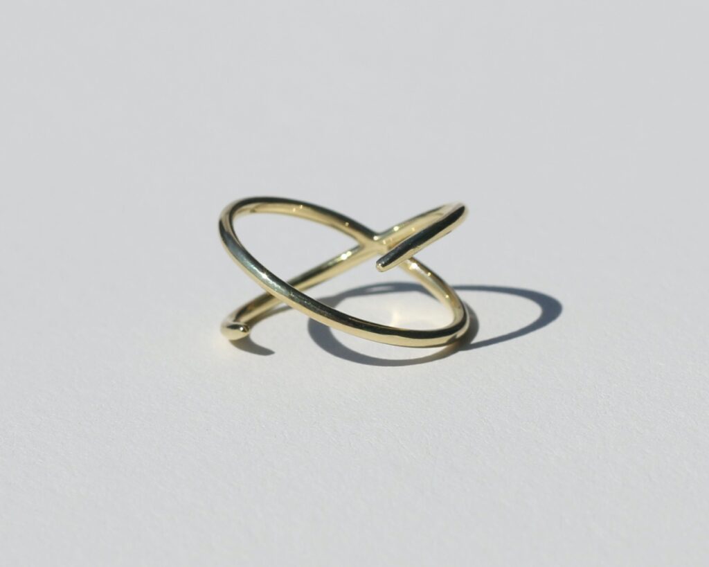 Cross ring, yellow gold