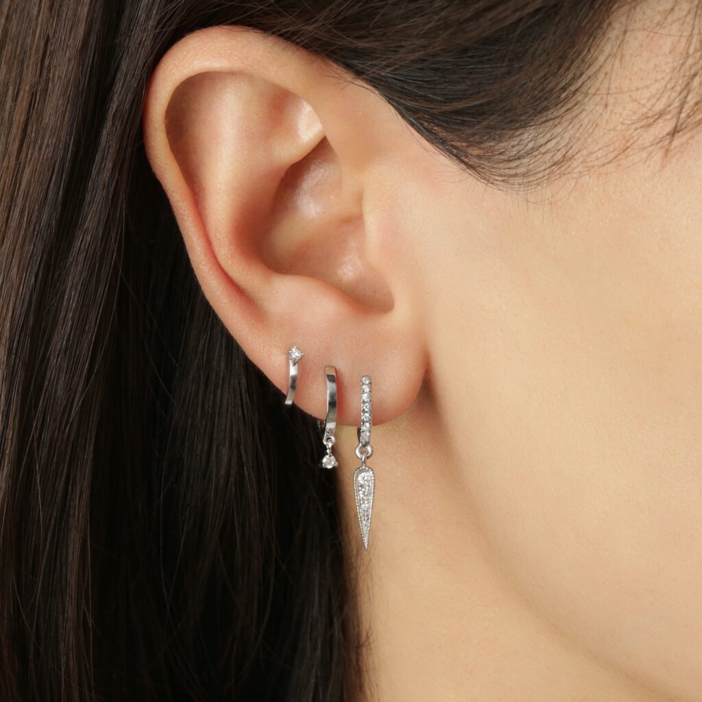 Tiny Diamond mono earring, white gold